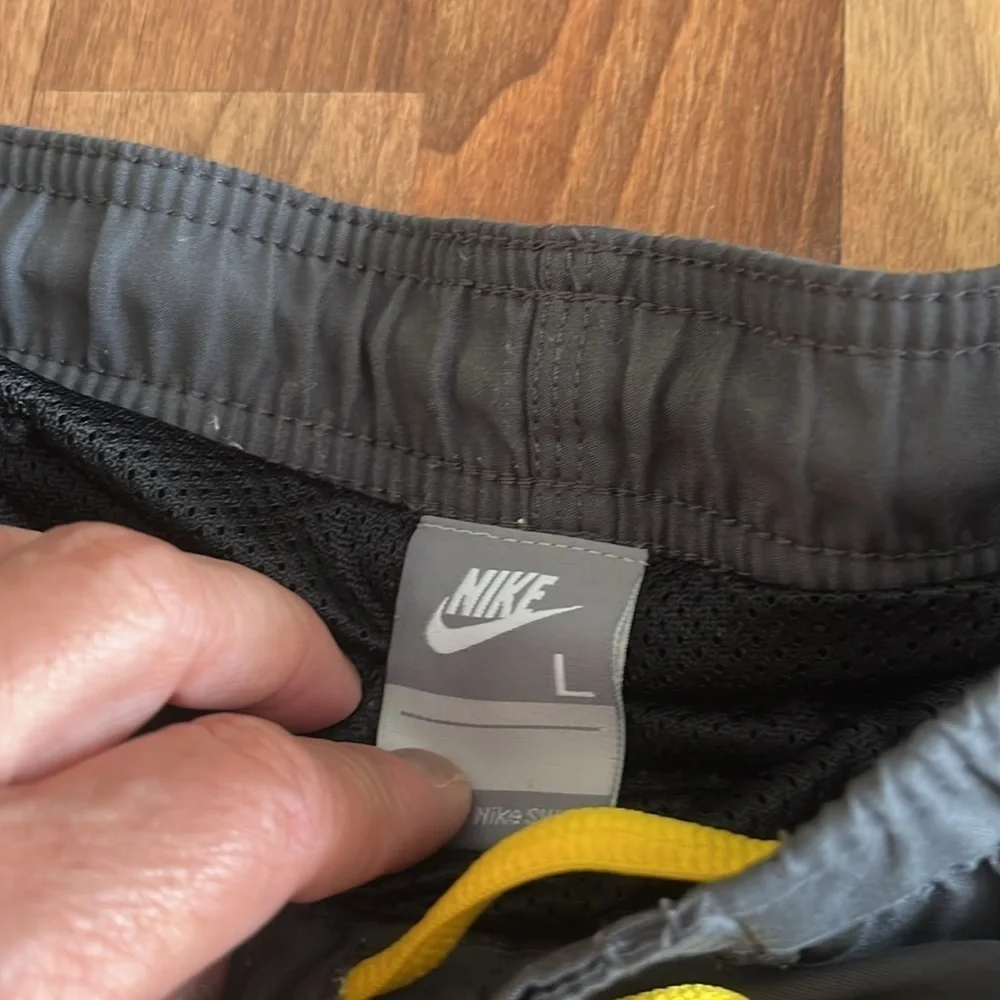 Nike tropical board shorts